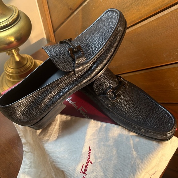 Size10D Salvatore Ferragamo Grandioso/NERO PEBBLE CALF   asking $525 priced $850 - Picture 9 of 15